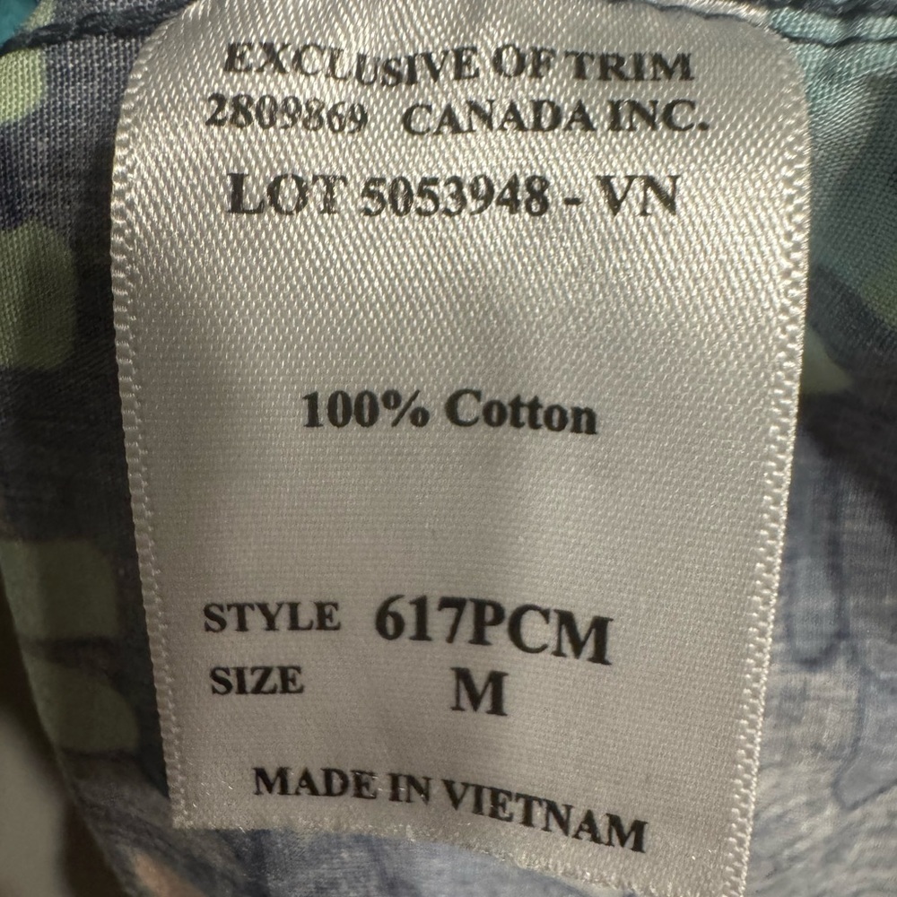 WhiteCross | ScrubTop | Size M | Color Gray with Dogs&Cats - Picture 6 of 8